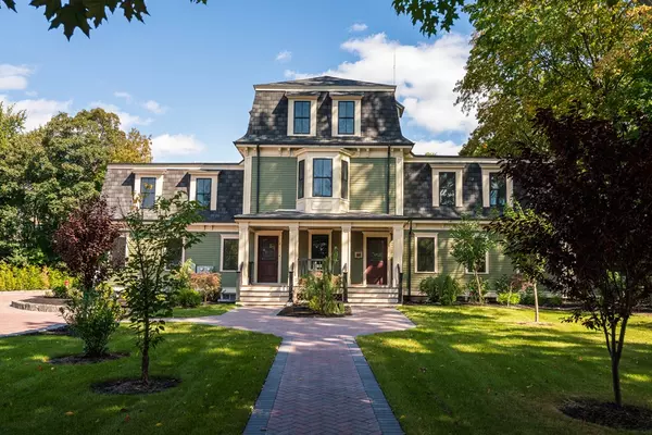 Newton, MA 02464,1110 Chestnut Street #4