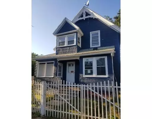 34 Collins St, Springfield, MA 01109