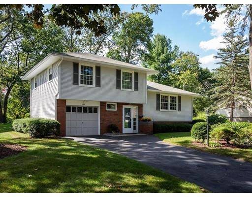 120 Meadowlark Dr, Longmeadow, MA 01106