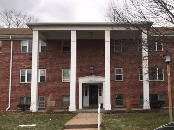 183 Regency Park Dr #183, Agawam, MA 01001