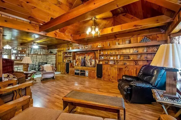 East Longmeadow, MA 01028,29 Pease Rd