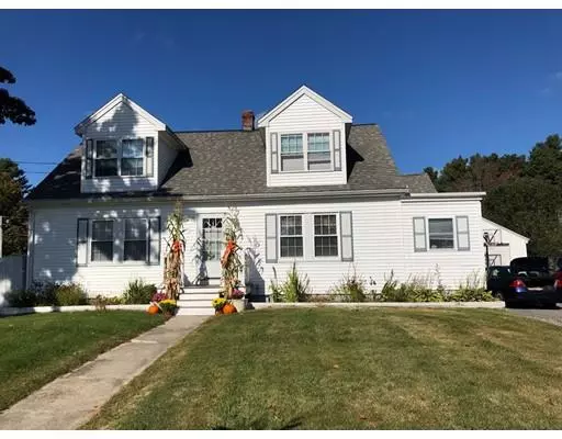 33 Elm St, Dracut, MA 01826