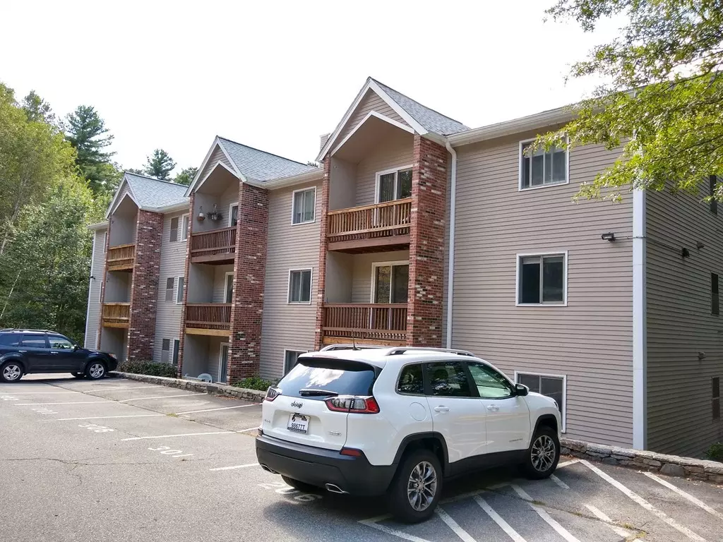 Southbridge, MA 01550,44 Maria Ave #206