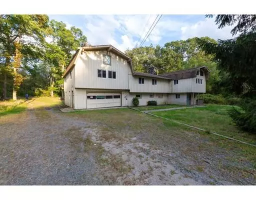 270 Brayton Rd, Tiverton, RI 02878