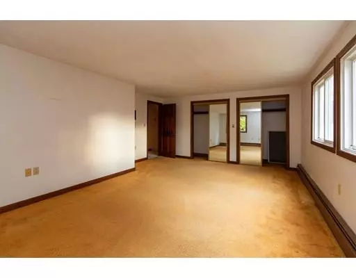 Tiverton, RI 02878,270 Brayton Rd