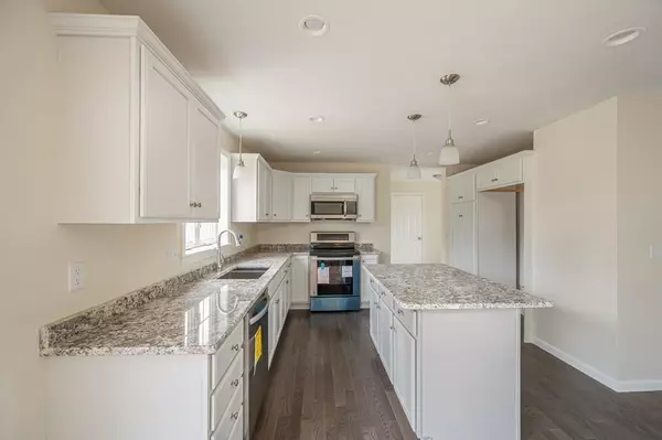 Ayer, MA 01432,2 Pheasant Circle