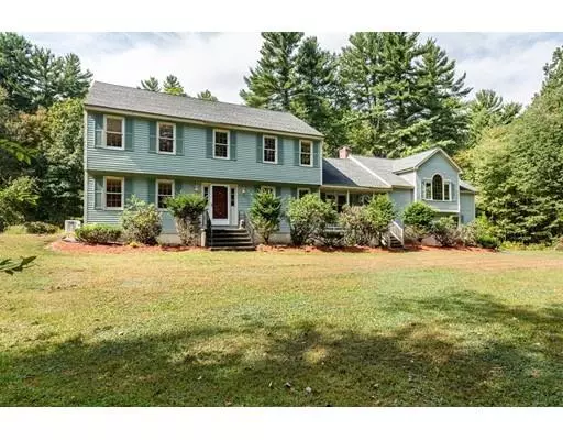 3 Katy Ln, Tyngsborough, MA 01879