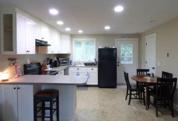 Westfield, MA 01085,1430 Russell Rd #14