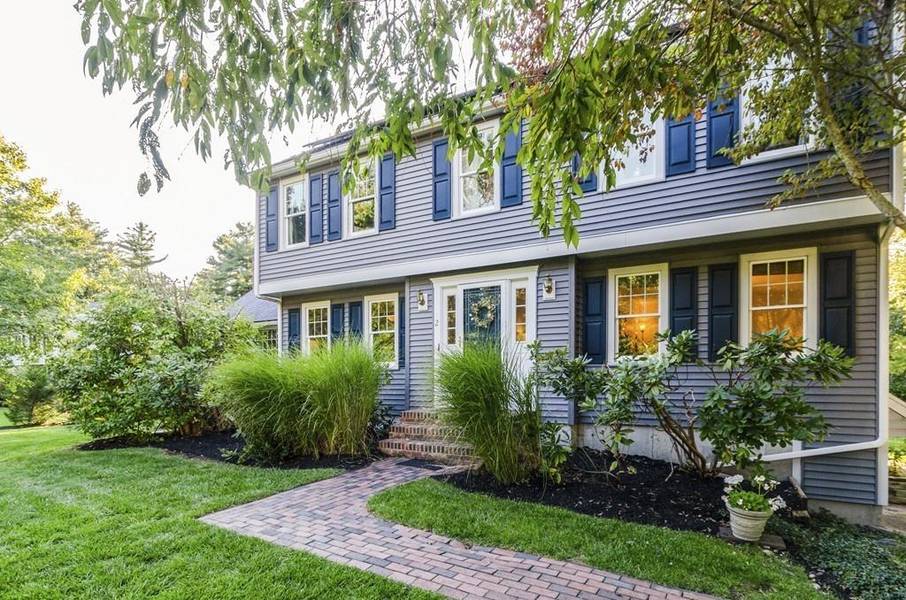 2 Maple Pond Lane, Duxbury, MA 02332