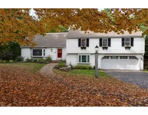 11 Smith Farm Trail, Lynnfield, MA 01940