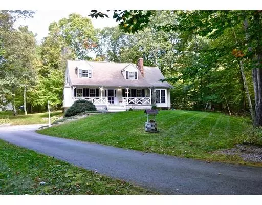 4 Hemlock Rd, Charlton, MA 01507