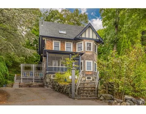 15 Apthorp Rd, Melrose, MA 02176