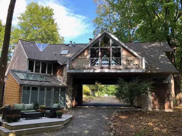 Cohasset, MA 02025,58 Doane Street