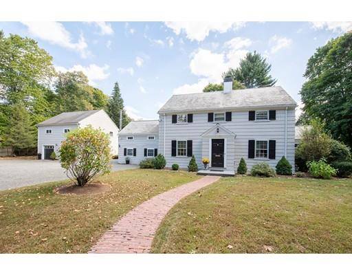 8 Channing Rd, Dedham, MA 02026