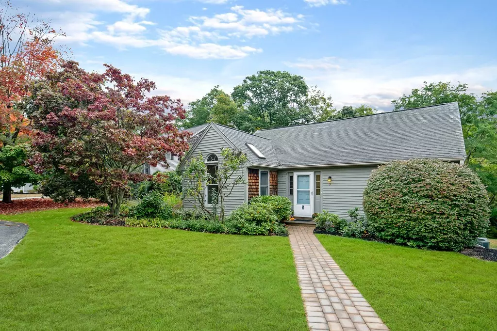 Cohasset, MA 02025,5 Cedarledge Vlg #5