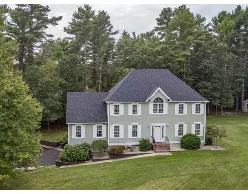 1 Great Cedar Crossing, Lakeville, MA 02347