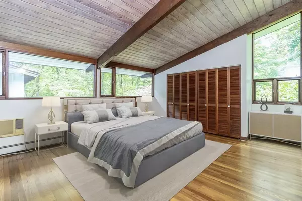 Carlisle, MA 01741,61 Wolf Rock Rd