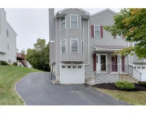 52 Ledgecrest Dr, Worcester, MA 01603