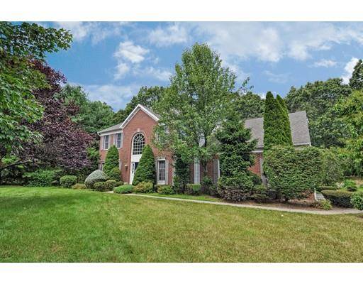 8 Norumbega Cir, Franklin, MA 02038