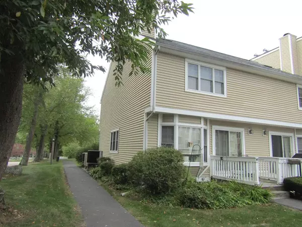 Taunton, MA 02780,1716 Carriage Lane #1716