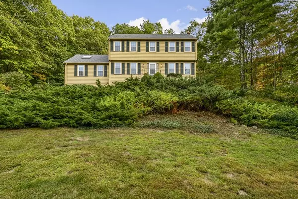 18 Pond Street, Dover, MA 02030