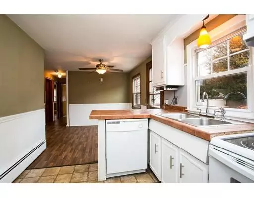 Agawam, MA 01001,48 Dartmouth St