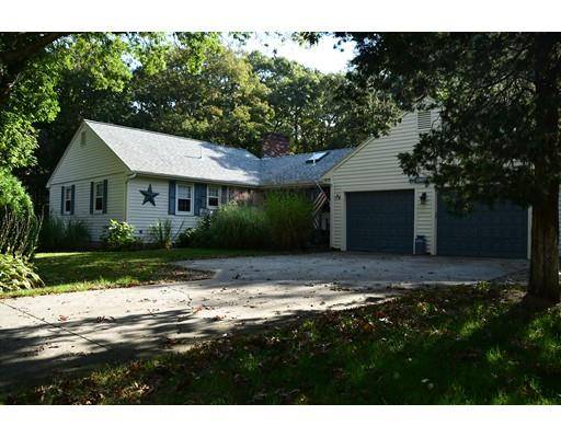 74 Club House Dr, Bourne, MA 02559