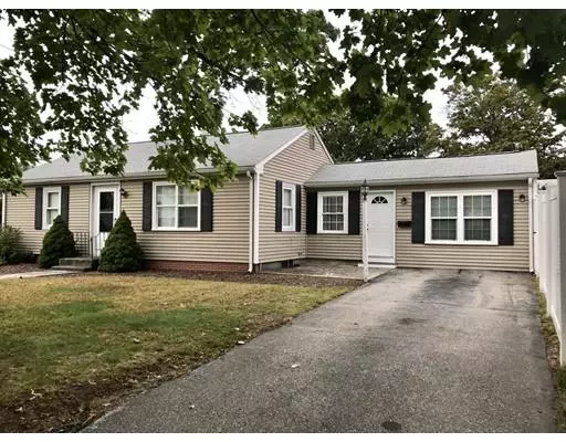 4 Bart Dr, Pawtucket, RI 02861