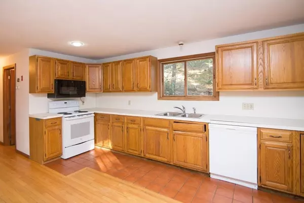 Manchester, MA 01944,105 Old Essex Rd