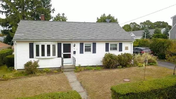 18 Bourne Ave, Tiverton, RI 02878