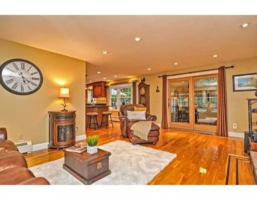 North Attleboro, MA 02760,16 Fieldstone Cir