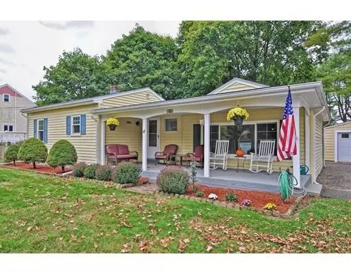 4 Great Cedar Swamp Rd, Rehoboth, MA 02769