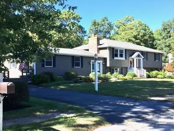 8 University Ave, Pembroke, MA 02359