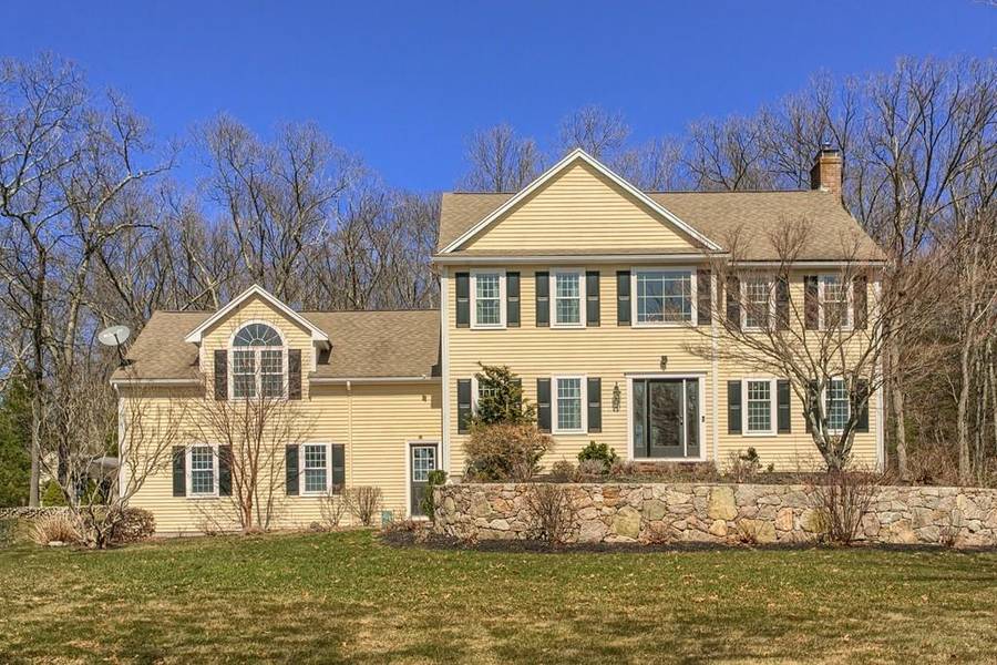 25 Grant Ave, Wrentham, MA 02093