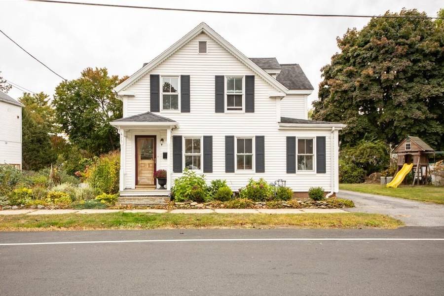 75 Highland St, Amesbury, MA 01913