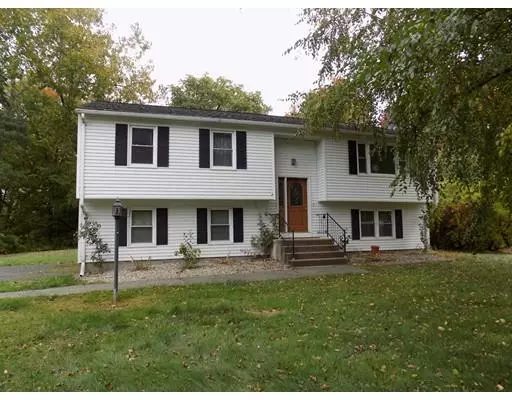 76 Squire Dr, West Springfield, MA 01089