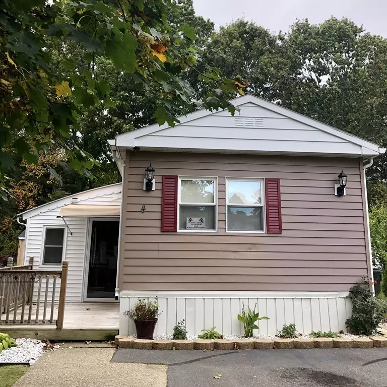 Springfield, MA 01119,4 Lamplighter Lane