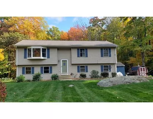 34 Lyman Barnes Rd, Brimfield, MA 01010