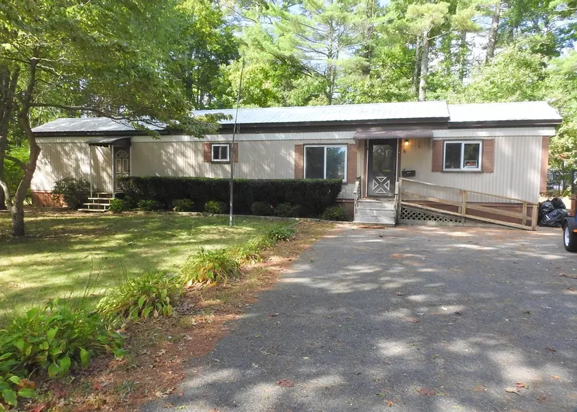 8 Siesta Dr., Wareham, MA 02576