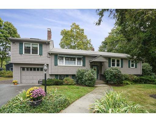 210 Dudley Ln, Milton, MA 02186