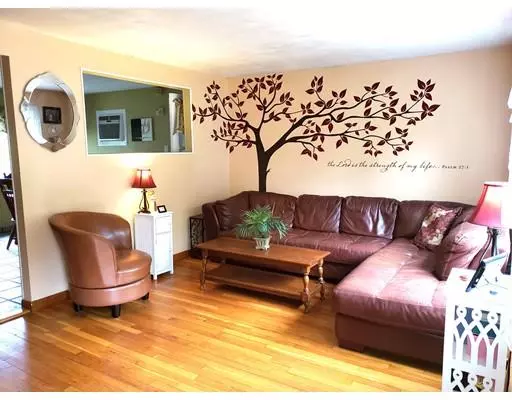 Granby, MA 01033,6 Wood Ave