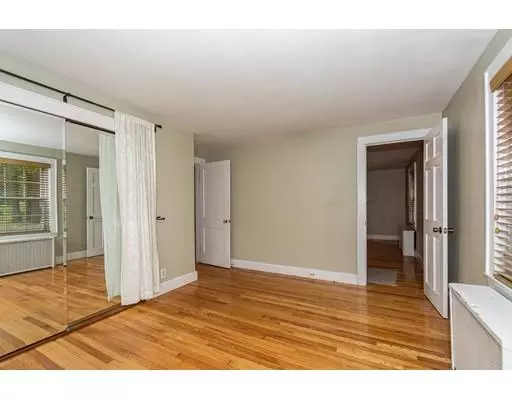 West Bridgewater, MA 02379,49 S Elm St