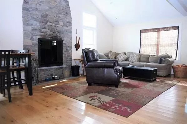 Berkley, MA 02779,619 Berkley St