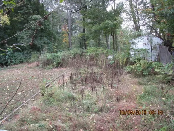 Auburn, MA 01501,14 Warwick St