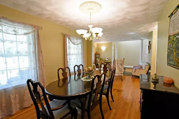 Seekonk, MA 02771,30 Howland St