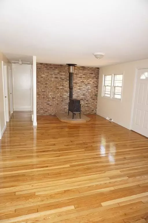 Pepperell, MA 01463,9 1st Ave