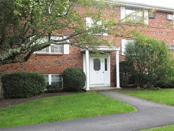 91 Pleasant St #D12, Medfield, MA 02052