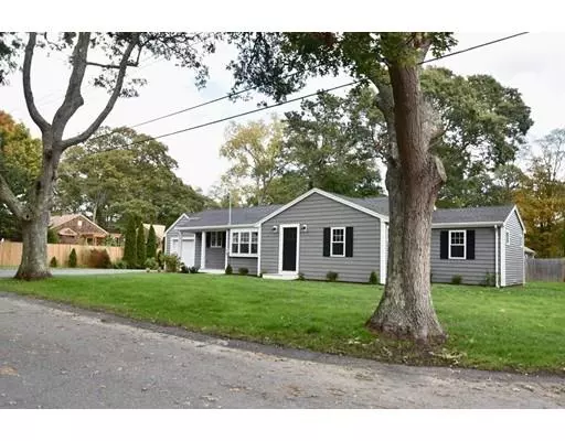 Bourne, MA 02532,4 Crump Road
