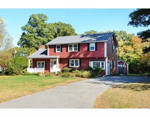 2 Red Coach Road, Hamilton, MA 01982