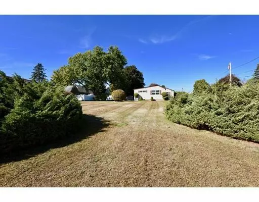 Seekonk, MA 02771,27 Cypress Rd